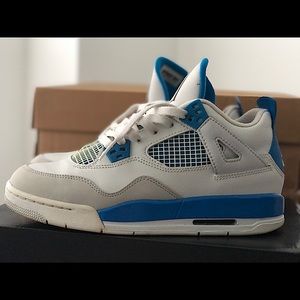Air Jordan 4 Retro